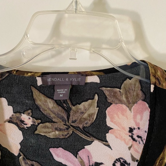 Kendall & Kylie Crop Top - Picture 2 of 4